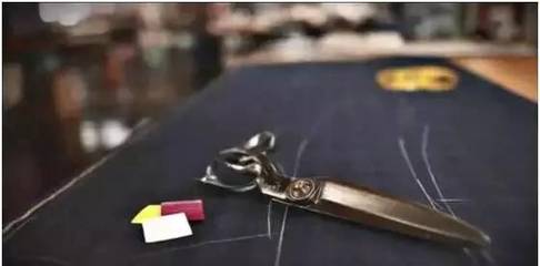男士西服高級(jí)定制的藝術(shù)與流程